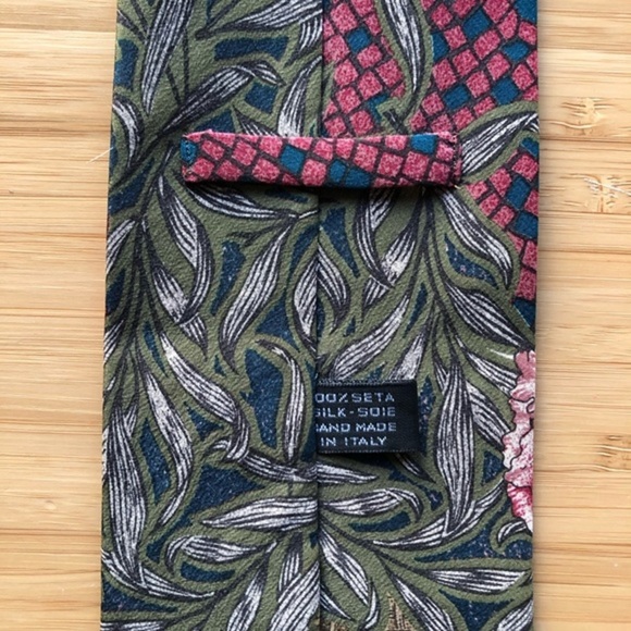 LDM Silk Tie Made In Italy! Bold Floral Pattern! - Picture 4 of 7